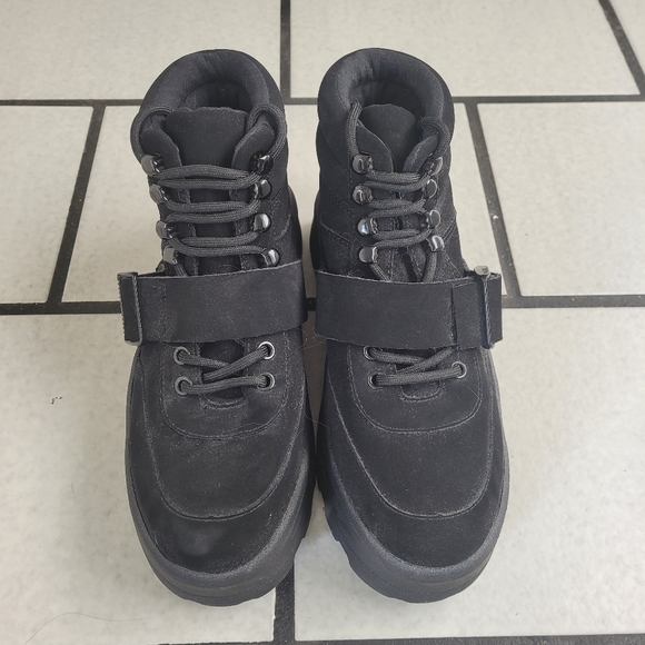 NWOT Design lab sneaker boots - Picture 2 of 9